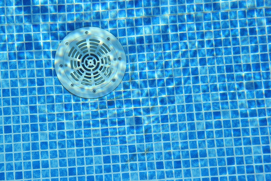 bigstock-drain-hole-in-the-pool-with-bl-354883055